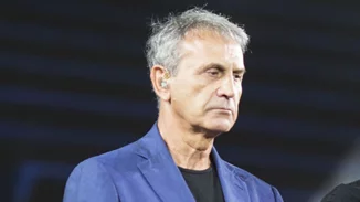 Ποιος Τσιτσάνης; Ποιος Νταλάρας και ποια ντροπή;