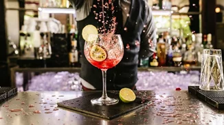 Στην Athens Bar Week, τα καλύτερα μπαρ του κόσμου καταλαμβάνουν την Αθήνα