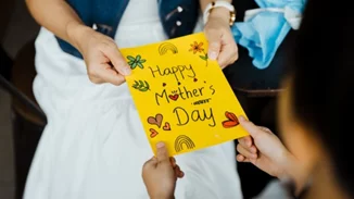 Γιορτή της Μητέρας: Το Doodle της Google είναι αφιερωμένο σε όλες τις μαμάδες του κόσμου