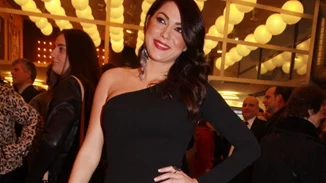 "Όταν μου ζητάει να της μιλήσω για τον πατέρα της, της λέω να τον πάρει τηλέφωνο" | H Kλέλια Ρένεση για το πώς διαχειρίζεται τη μονογονεϊκότητα