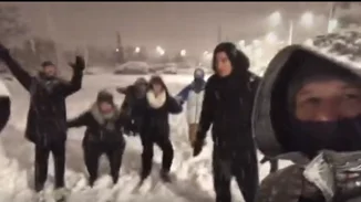 Ελεονώρα Κακοσαίου | Η κόρη του Γιάννη Πλούταρχου δημοσίευσε το πιο απολαυστικό βίντεο από τα χιόνια