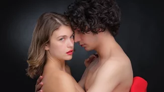 Ο εραστής | To πιο αινιγματικό έργο του Χάρολντ Πίντερ στην Κεντρική Σκηνή του Θεάτρου του Νέου Κόσμου