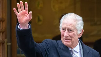 Η θεραπεία του βασιλιά Κάρολου για τον καρκίνο "θα συνεχιστεί και το επόμενο έτος"