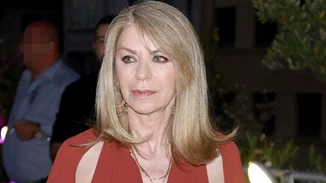 Έλλη Στάη | Πώς συνδύασε το λευκό παντελόνι σε βραδινή έξοδο;