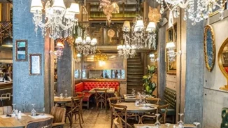 8 αγαπημένα γευστικά στέκια του Πειραιά για τις πρώτες μας μετροβόλτες