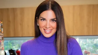 Η Σταματίνα Τσιμτσιλή στη μεγάλη και φωτεινή κουζίνα της | Το σπάνιο κλικ από το σπίτι της