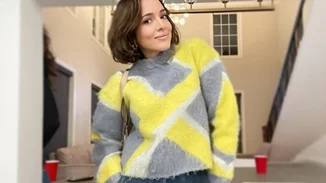 Η Καλομοίρα στην κουζίνα της | Προσφέρει υπέροχο φαγητό στην οικογένειά της