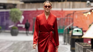 Βρήκαμε το τέλειο κρουαζέ φόρεμα για το γραφείο και τις βραδινές εξόδους - Κολακεύει κάθε σωματότυπο