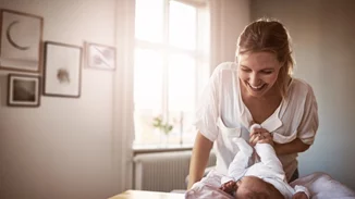 Μια νέα μαμά συνέκρινε τη μητρότητα με την εφηβεία και ήταν ό,τι πιο λογικό (κι ανακουφιστικό) έχουμε ακούσει