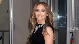 Curve Bangs | Η νέα τάση στα κουρέματα του καλοκαιριού που κάνει το πρόσωπο να δείχνει classy