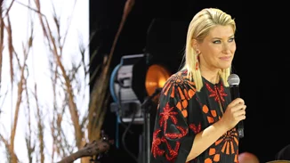 Σία Κοσιώνη | Η βραδινή εμφάνιση με maxi αέρινο φόρεμα και vintage style print στο Καλλιμάρμαρο