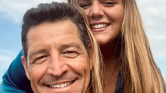 Δανάη Μπάρκα | Οι δημόσιες ευχές στον Απόστολο Ρουβά για τη γιορτή του (pics)