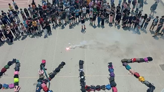 Βίντεο σοκ με ξυλοδαρμό συμμαθήτριας του 14χρονου Μάκη στο ίδιο σχολείο - "Συστηματικό το bullying"