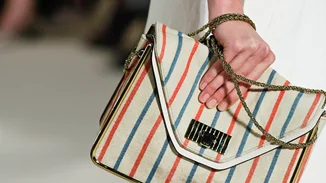 Το χρώμα νυχιών που φορούν ήδη οι fashionistas θα είναι η μεγαλύτερη τάση για το 2021