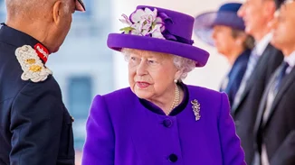 Ποιος "τόλμησε" να στήσει τη βασίλισσα Ελισάβετ 12 ολόκληρα λεπτά;