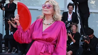 Αmanda Lear ετών 83 | Η ανδρόγυνη μούσα του Dali στο Φεστιβάλ Βενετίας