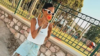 H Σοφία Καρβέλα μας δείχνει τη φθινοπωρινή της γκαρνταρόμπα