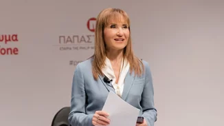 H Μάρα Ζαχαρέα φόρεσε το must-have τοπ του φετινού φθινοπώρου