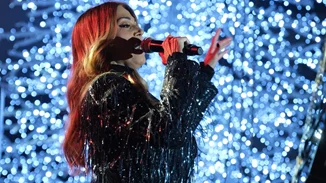 Φαντασμαγορική φωταγώγηση του Χριστουγεννιάτικου Δέντρου στον Δήμο Περιστερίου