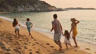 Πώς να οργανώσεις τις καλοκαιρινές διακοπές με παιδιά – χωρίς άγχος και χωρίς να αδειάσει το πορτοφόλι σου