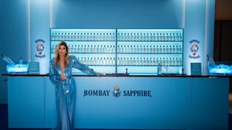 Το μπλε πάρτι της χρονιάς από τo BOMBAY SAPPHIRE και τη Βάσια Κωσταρά