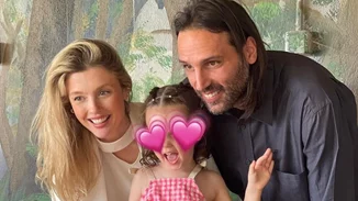 Κωνσταντίνα Κομμάτα και Γιώργος Σαμαράς | Η φωτογραφία στην αμμουδιά μαζί με την κόρη τους