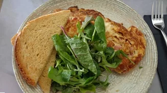 Με ποια τροφή να συνδυάσεις τα αυγά για καλύτερη απορρόφηση συστατικών;