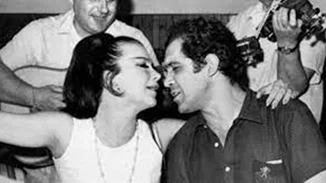 Οταν η Τζένη Καρέζη και ο Κώστας Καζάκος παρουσίασαν το τηλεοπτικό σόου για τα Χριστούγεννα του 1979