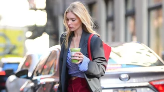 Γκρι και κόκκινο | Τα #ootd που θα σε πείσουν να δοκιμάσεις τον πιο chic συνδυασμό του χειμώνα