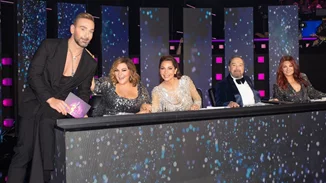 Δέσποινα Βανδή, Βίκυ Σταυροπούλου, Καίτη Γαρμπή, Κατερίνα Στικούδη | Οι glam εμφανίσεις τους στην πρεμιέρα του J2US