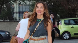 Δέσποινα Βανδή | Σπάνια βραδινή έξοδος με τον γιο της, Γιώργο Νικολαΐδη - Το βίντεο με μαμά και γιο