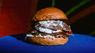 'Hanky Panky' | Ο Γρηγόρης Κίκης παίζει και με street food