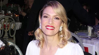 Μαθήτρια ακόμα και πανέμορφη στις πρώτες της φωτογραφίσεις η Βίκυ Καγιά | Με αποκαλυπτικό loοκ και καλοσχηματισμένους κοιλιακούς