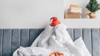 Ξυπνάς εξαντλημένη ή δυσκολεύεσαι να σηκωθείς; Μια νέα μελέτη έχει την απάντηση