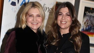 Αθανασία Μαρινάκη | Η κομψή εμφάνιση σε θεατρική βραδιά - Με total black σύνολο