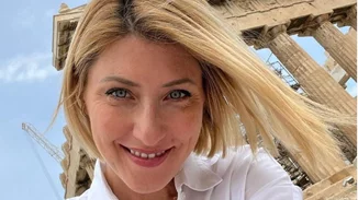 Σία Κοσιώνη | Βραδινή βόλτα κάτω από την Ακρόπολη