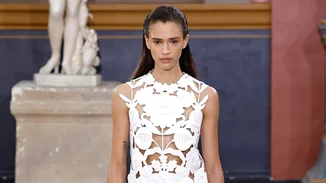 Αυτά είναι τα χρώματα που πρωταγωνιστούν στη μόδα για το καλοκαίρι του 2024