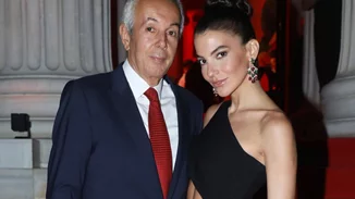 Γιάννης και Δήμητρα Κούστα | Σε οικογενειακό πάρτι στη Νέα Υόρκη με αγαπημένα τους πρόσωπα