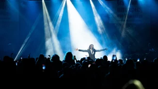 Αποκριάτικο ξεφάντωμα με τη Λένα Ζευγαρά & τον 92,3 λάμψη στο Περιστέρι