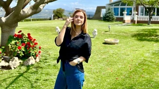 Η Βάσω Λασκαράκη φόρεσε ένα ροζ παντελόνι με τον αλάνθαστο τρόπο | Η safe στιλιστική συμβουλή που προτείνει