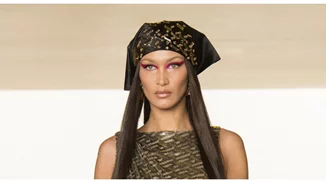 Τo Zara αναδεικνύει το μαντίλι στο πιο hot αξεσουάρ του καλοκαιριού