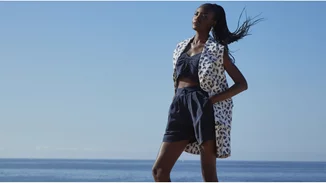 Στην καλοκαιρινή γκαρνταρόμπα μίας fashionista | Όλα τα κομμάτια που θα χρειαστείς για τα πιο κομψά looks