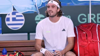 Στέφανος Τσιτσιπάς | Ποια είναι η άγνωστη αδελφή του, που βρέθηκε μαζί του στο γήπεδο