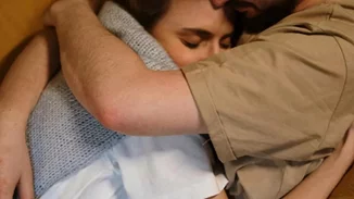 Οξυτοκίνη, το χημικό της αγάπης | Γιατί η αγκαλιά είναι πιο δυνατή από ό,τι νομίζεις