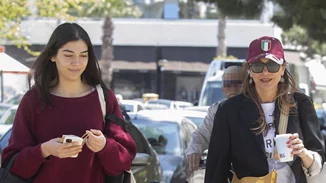 Μελίνα Νικολαΐδη | Super stylish στο κέντρο στη Σταδίου