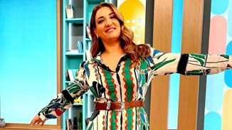 Από το γραφείο έως τη βραδινή έξοδο | Η Ελίνα Παπίλα φόρεσε το BSB φόρεμα που αξίζει να αποκτήσεις