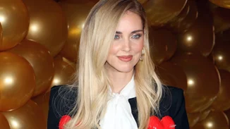 Βρήκαμε το αγαπημένο πουλόβερ της Chiara Ferragni και θα θες να το κάνεις δικό σου