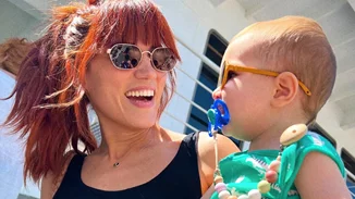 Η Μαίρη Συνατσάκη διηγείται την πιο γλυκιά και τρυφερή ιστορία με την κόρη της, Ολίβια