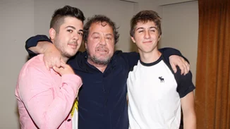 Γιάννης Πάριος | Οι νέες φωτογραφίες με τον μεγάλο γιο που έχει αποκτήσει με τη Σοφία Αλιμπέρτη