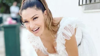 Αποστολία Ζώη | Έγινε νονά και φόρεσε matchy-matchy φόρεμα με τη βαφτιστήρα της